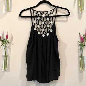 Urban Outfitters | Daisy Crochet Flowy Tank in Black